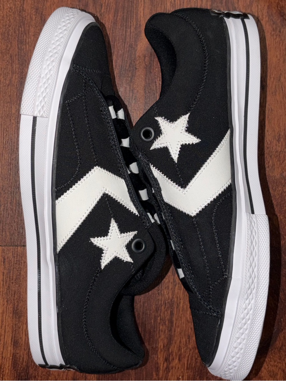 Converse size 11.5 Black and White shoes Low Top